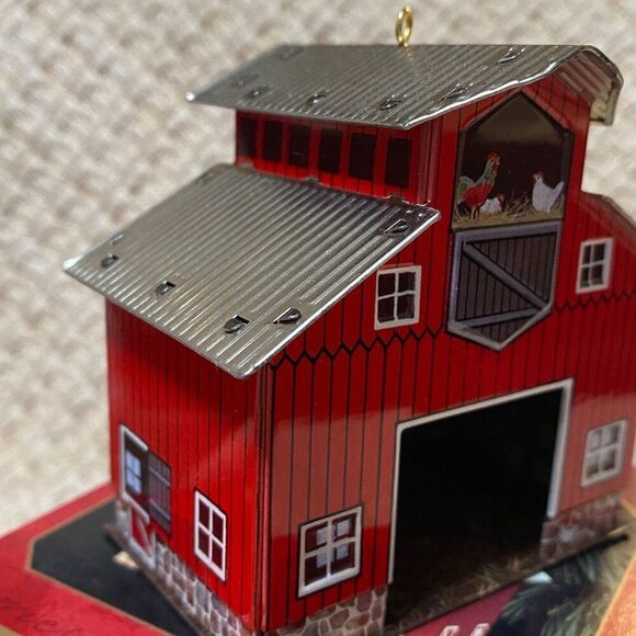 1999 Red Barn Pressed Tin Hallmark Keepsake Ornament - Picture 5 of 6